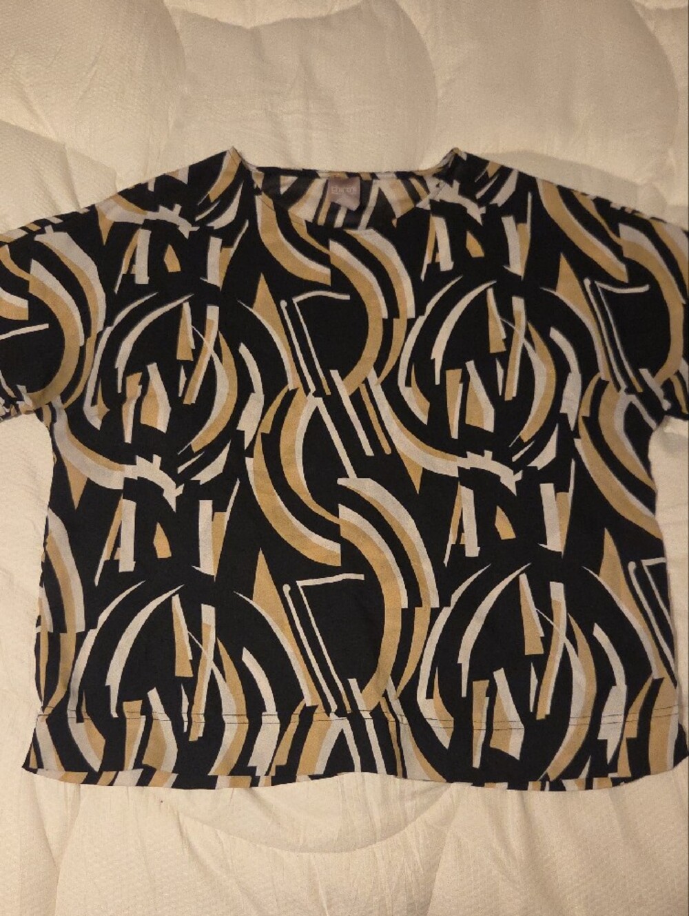 Chico's Black and Tan Geometric Short Sleeve